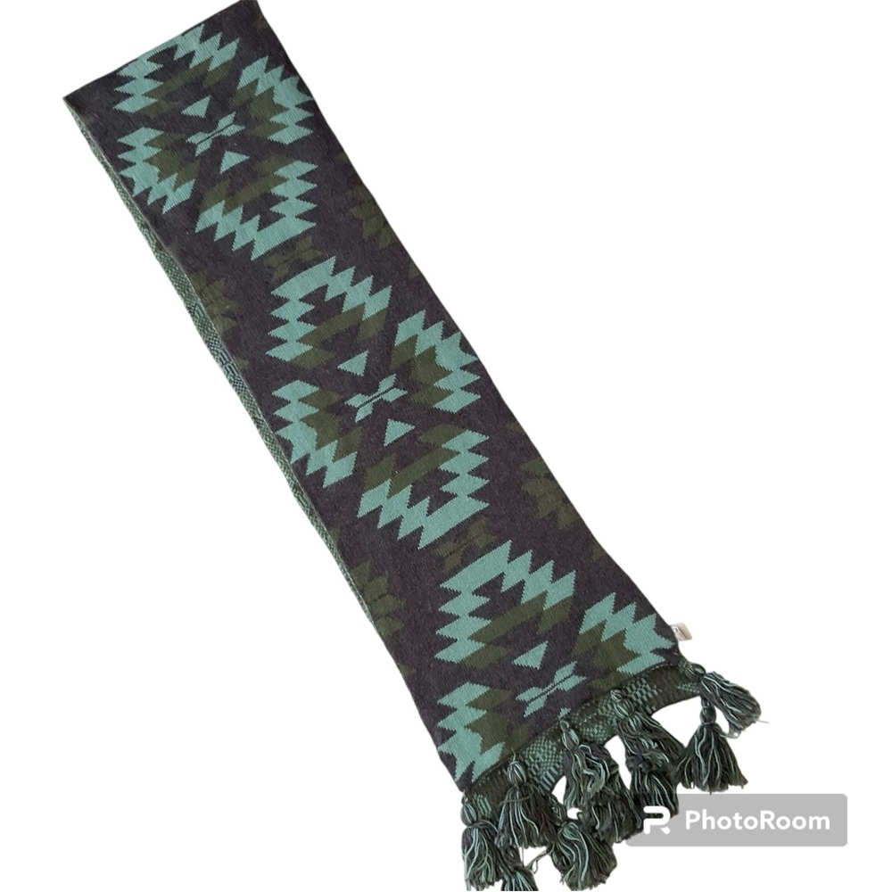 Navajo Patterned Knit Scarf With Tassels Gray & Blue